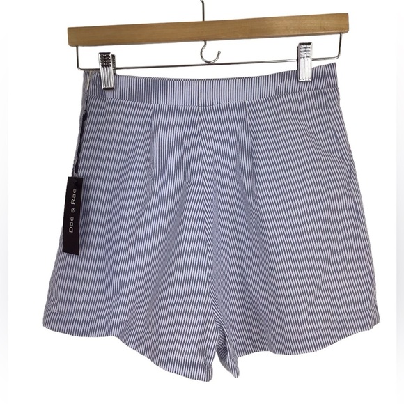 Doe & Rae Blue and White Pinstripe High Waist Shorts Size Small NWT - Picture 2 of 3